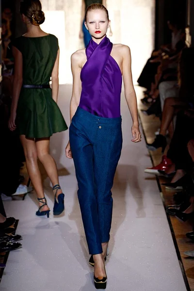 Look 12